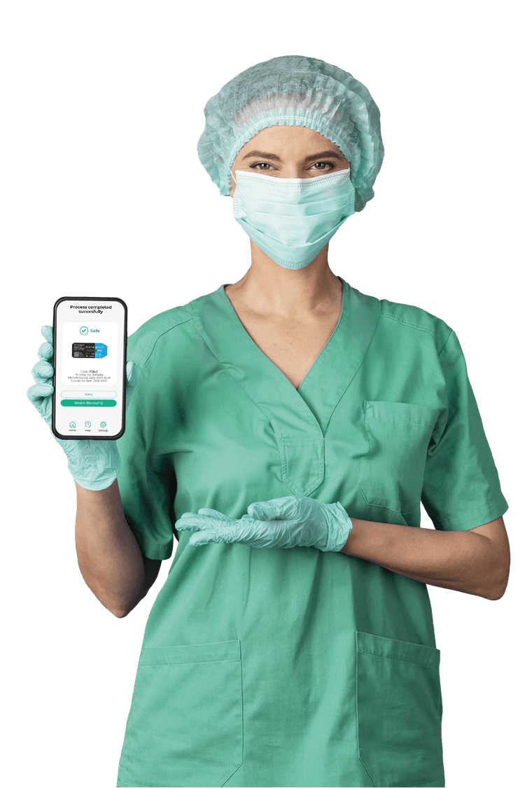 CSSD professional using Bionova® Q on a smartphone